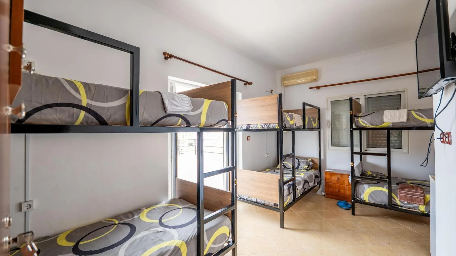 Brothers Of The World Hostel 卡萨米尔